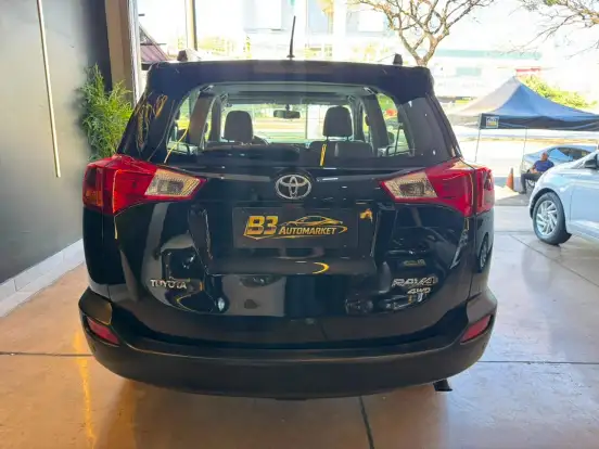 TOYOTA-RAV4-2015