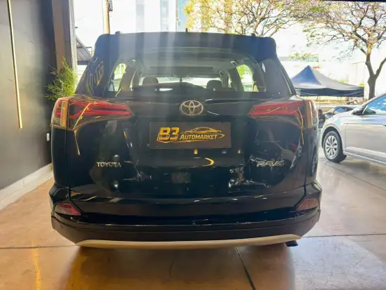 TOYOTA-RAV4-2018