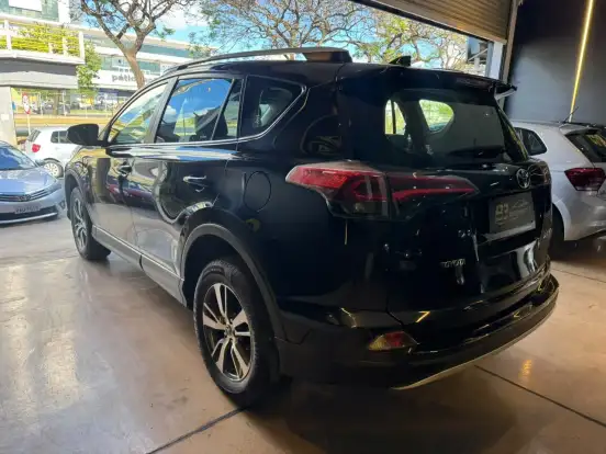 TOYOTA-RAV4-2018