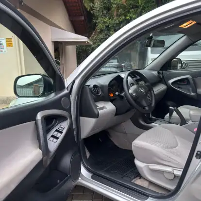 TOYOTA-RAV4-2011