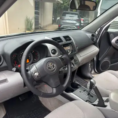 TOYOTA-RAV4-2011