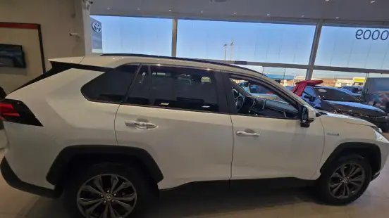 TOYOTA-RAV4-2024