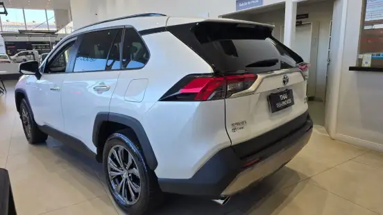 TOYOTA-RAV4-2024