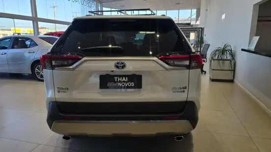 TOYOTA-RAV4-2024