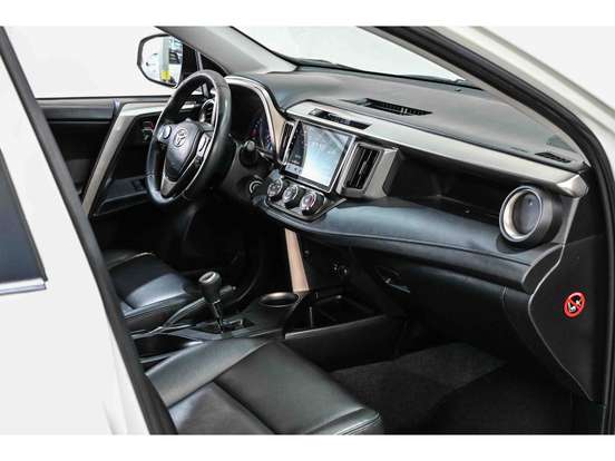 TOYOTA-RAV4-2014