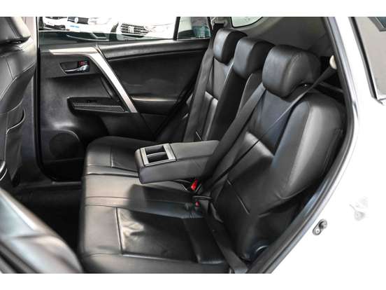 TOYOTA-RAV4-2014