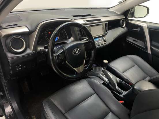 TOYOTA-RAV4-2015