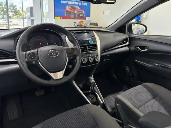 TOYOTA-YARIS-2018