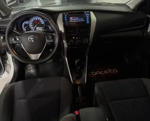 TOYOTA-YARIS-2020