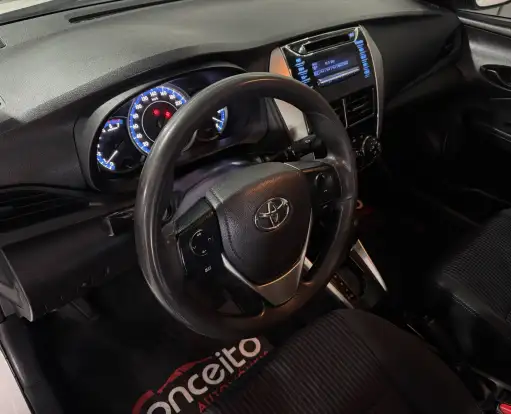 TOYOTA-YARIS-2020