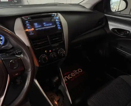 TOYOTA-YARIS-2020