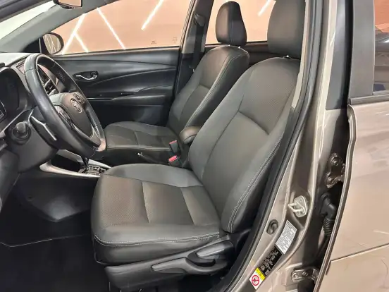TOYOTA-YARIS-2019