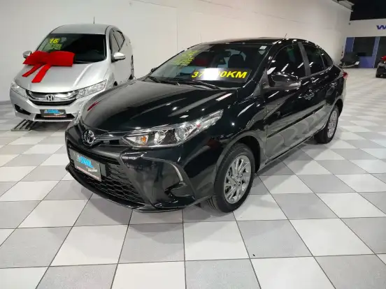 TOYOTA-YARIS-2023