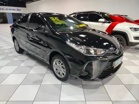 TOYOTA-YARIS-2023