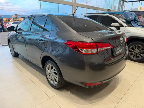 TOYOTA-YARIS-2024