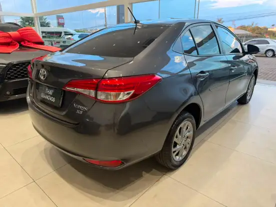 TOYOTA-YARIS-2024