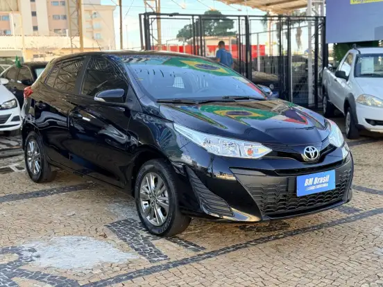 TOYOTA-YARIS-2020