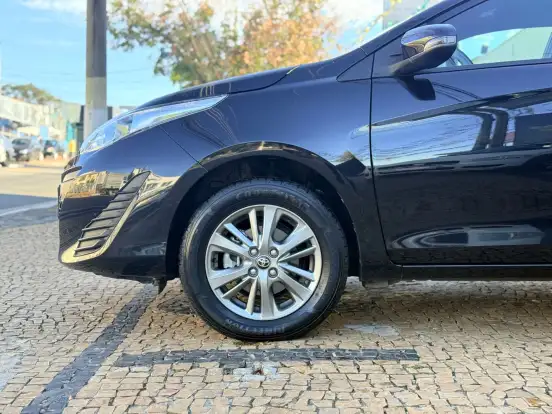TOYOTA-YARIS-2020