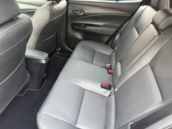 TOYOTA-YARIS-2022