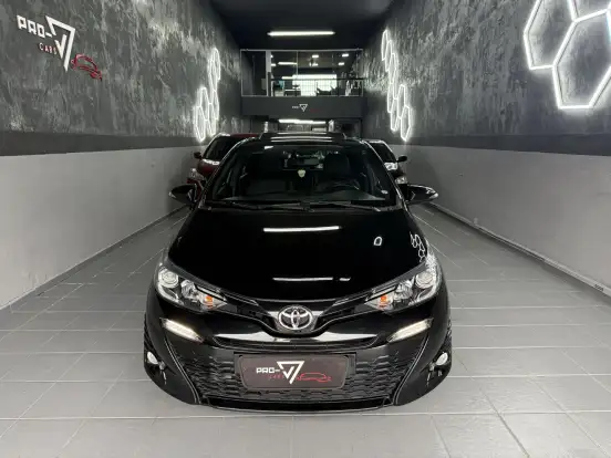 TOYOTA-YARIS-2021