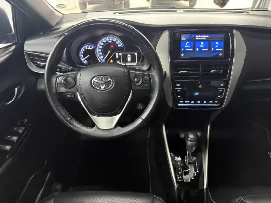 TOYOTA-YARIS-2021