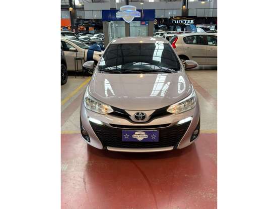 TOYOTA-YARIS-2020