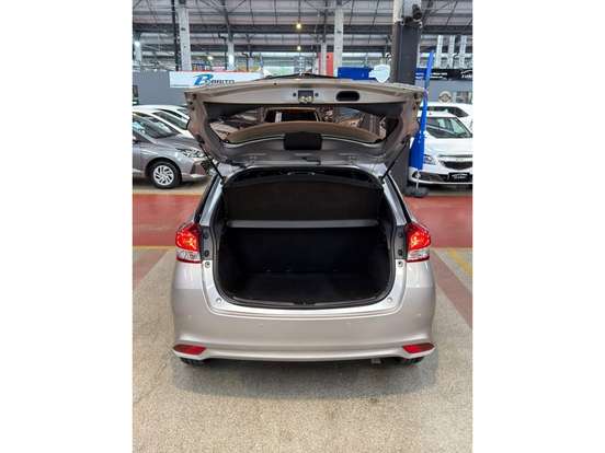 TOYOTA-YARIS-2020