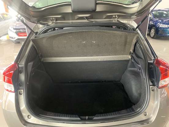 TOYOTA-YARIS-2020