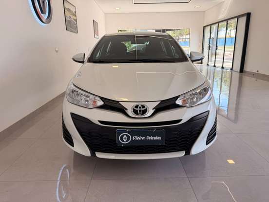 TOYOTA-YARIS-2020