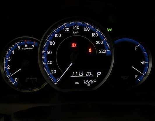 TOYOTA-YARIS-2021