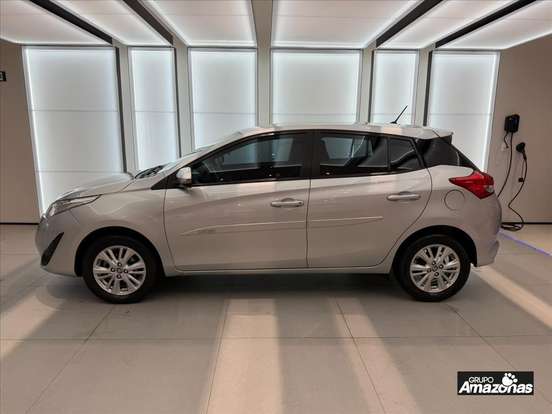 TOYOTA-YARIS-2018