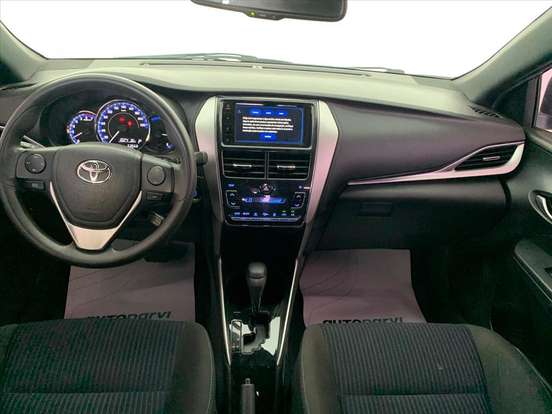 TOYOTA-YARIS-2018