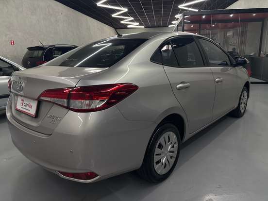 TOYOTA-YARIS-2019