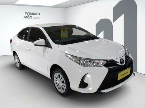 TOYOTA-YARIS-2023