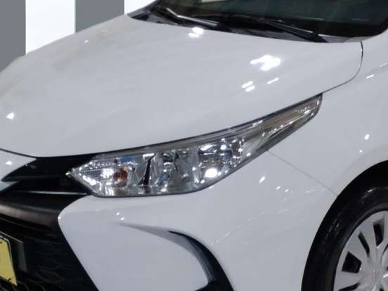 TOYOTA-YARIS-2023
