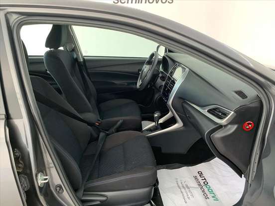 TOYOTA-YARIS-2021