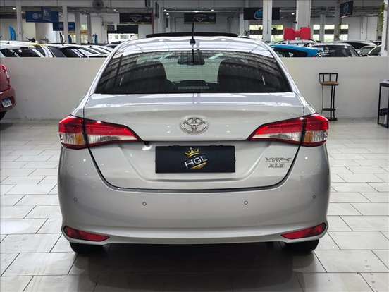 TOYOTA-YARIS-2021