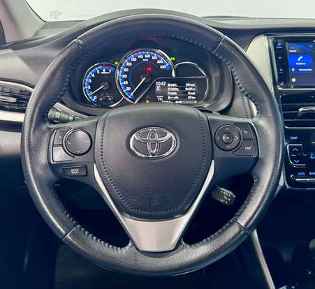 TOYOTA-YARIS-2021