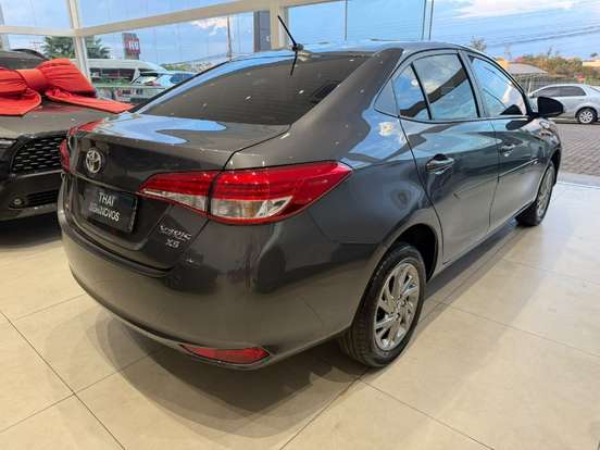 TOYOTA-YARIS-2024