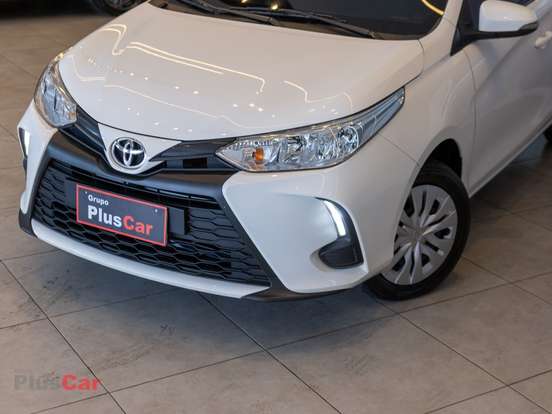 TOYOTA-YARIS-2024
