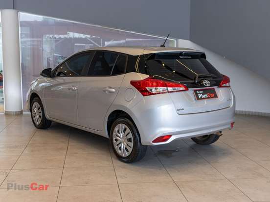 TOYOTA-YARIS-2024