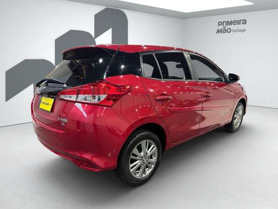 TOYOTA-YARIS-2021