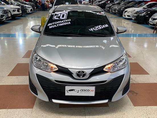 TOYOTA-YARIS-2019