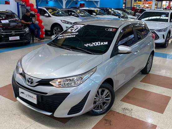 TOYOTA-YARIS-2019