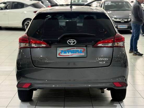 TOYOTA-YARIS-2022