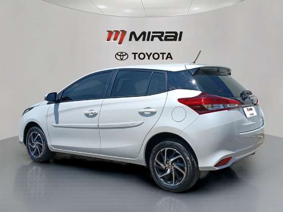 TOYOTA-YARIS-2024