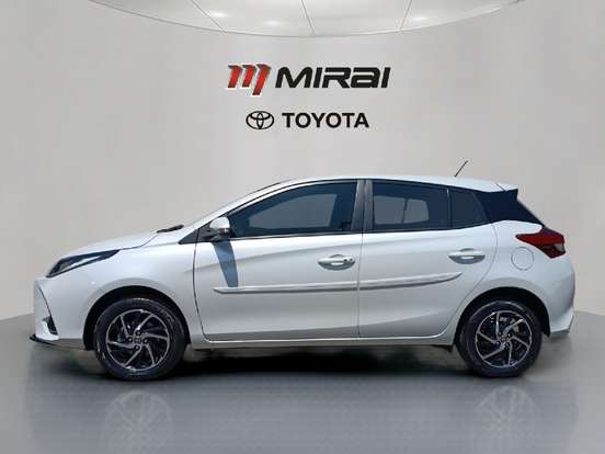 TOYOTA-YARIS-2024