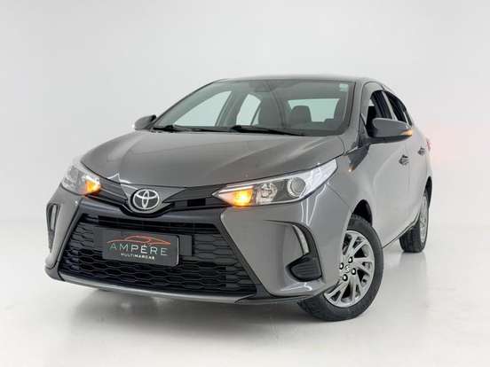 TOYOTA-YARIS-2022