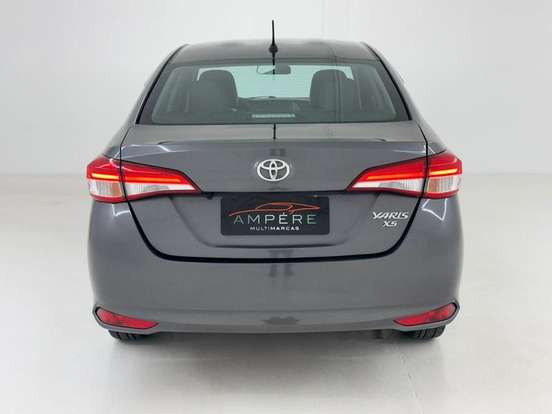 TOYOTA-YARIS-2022