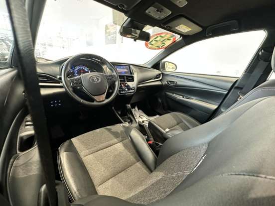 TOYOTA-YARIS-2022